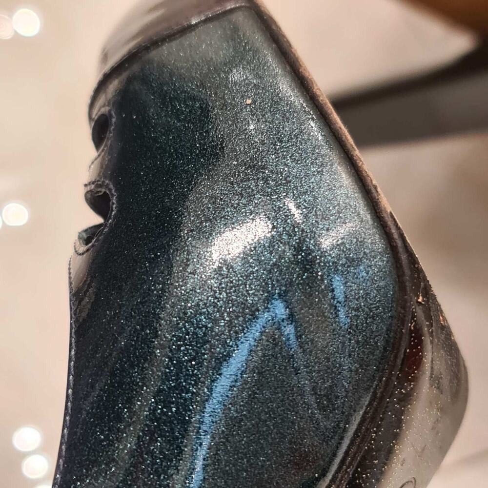 Chanel Patent Leather Pumps Size 39 - Picture 8 of 8